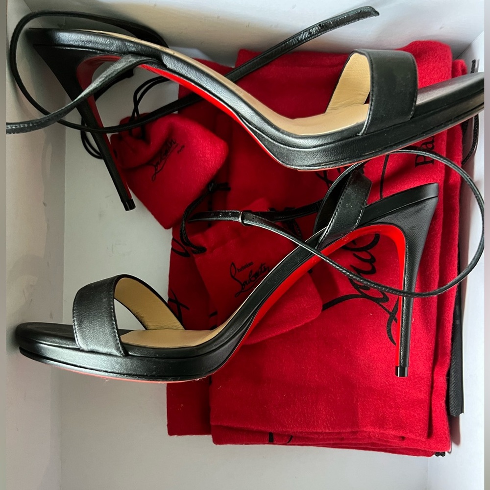 Authentic guaranteed! NEW Christian louboutin Loubi queen heels